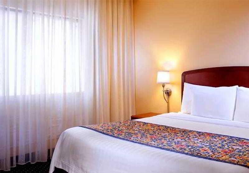 Courtyard By Marriott Dallas Northwest Buitenkant foto